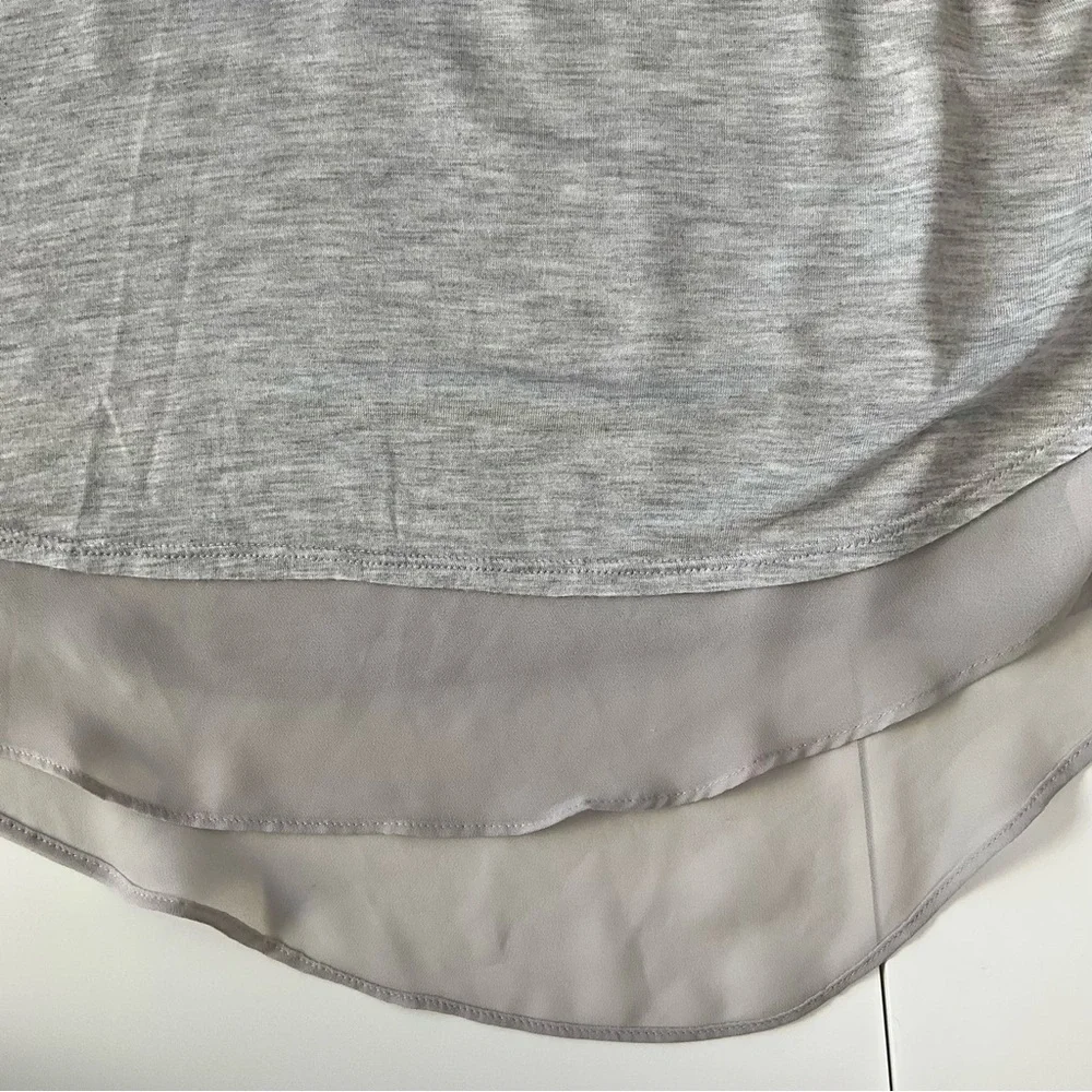 Banana Republic Gray layered sleeveless tank top with scoop neck XXS